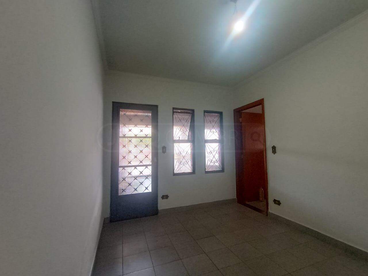 Casa para alugar, 3 quartos, 2 vagas, no bairro Vila Independência em Piracicaba - SP