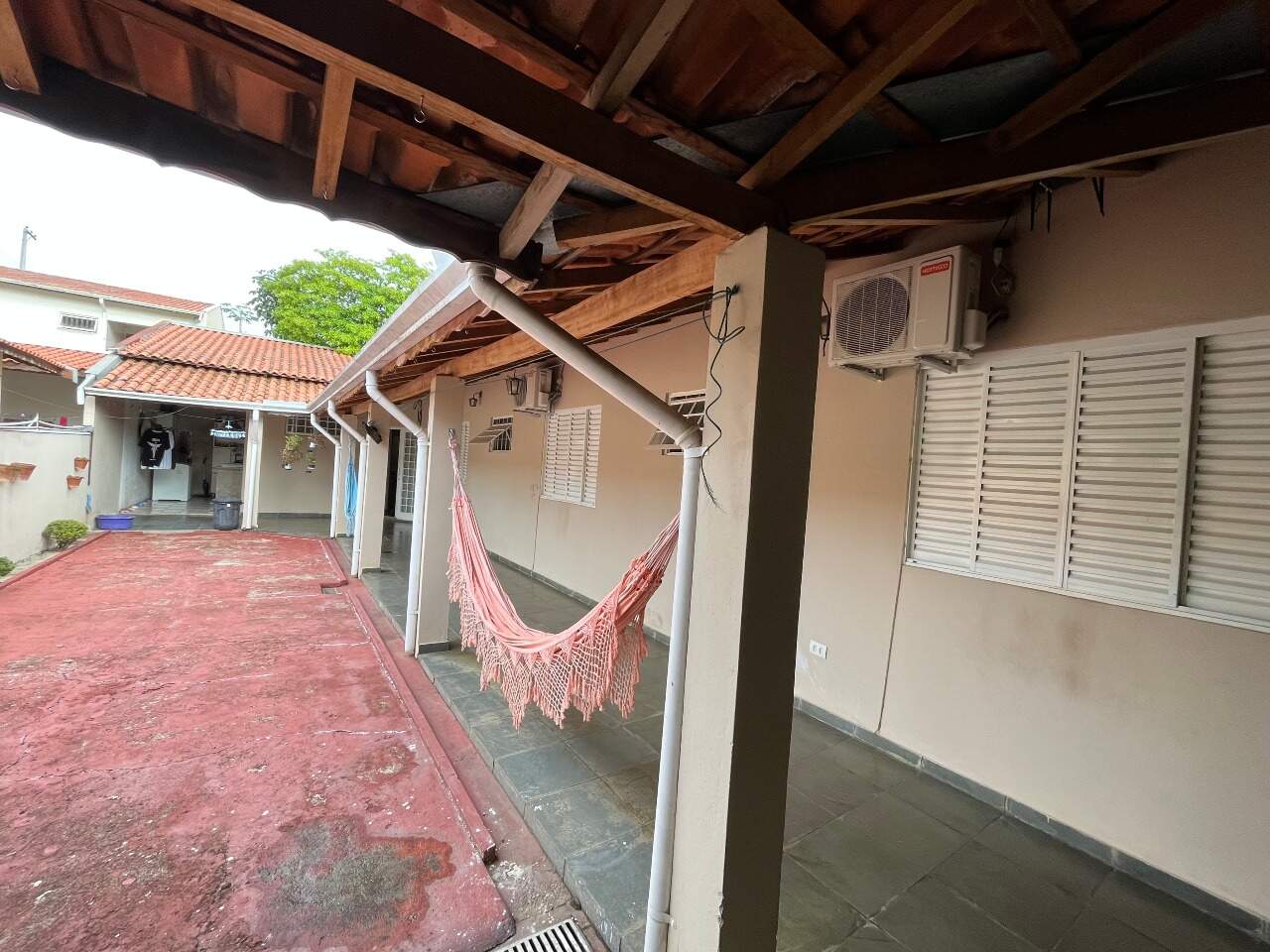 Casa à venda, 3 quartos, sendo 1 suíte, 2 vagas, no bairro Jardim Abaeté em Piracicaba - SP