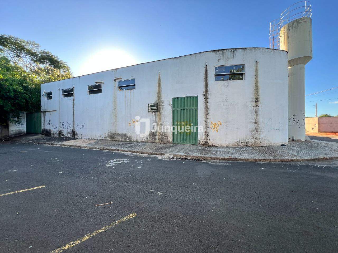 Prédio Comercial à venda, no bairro Santa Terezinha em Piracicaba - SP