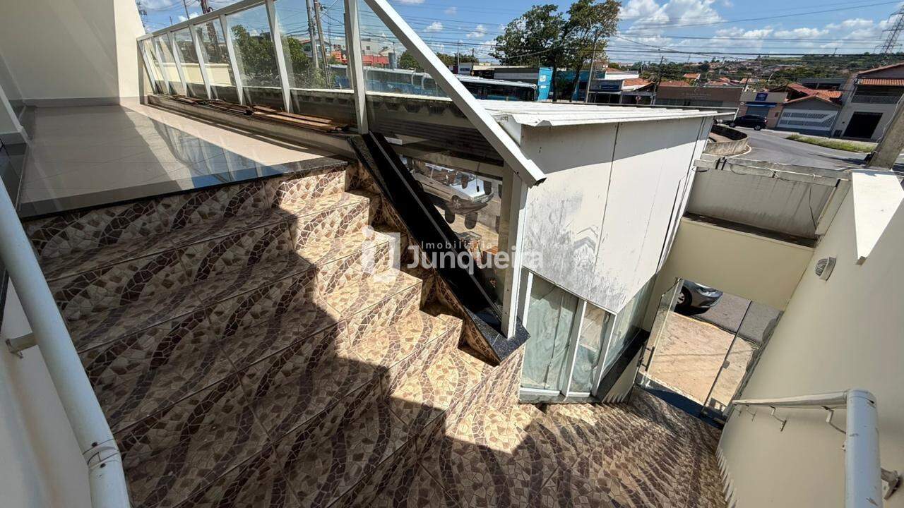 Salão para alugar, 1 quarto, no bairro Santa Terezinha em Piracicaba - SP