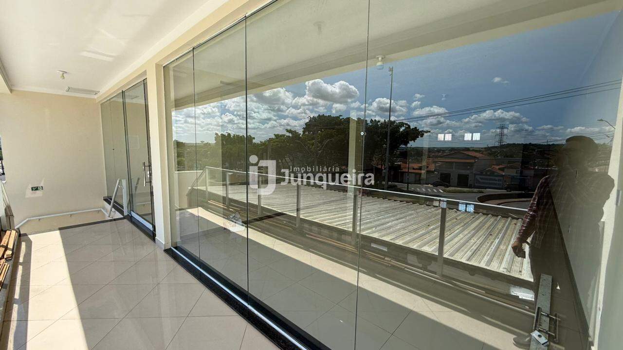 Salão para alugar, 1 quarto, no bairro Santa Terezinha em Piracicaba - SP