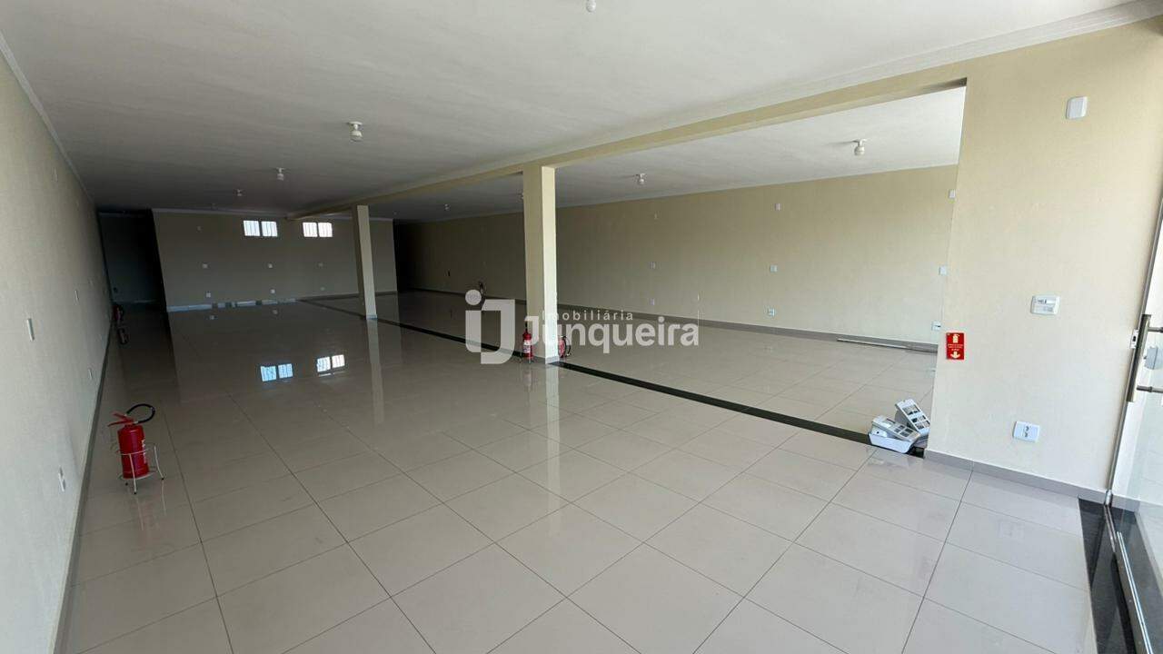 Salão para alugar, 1 quarto, no bairro Santa Terezinha em Piracicaba - SP