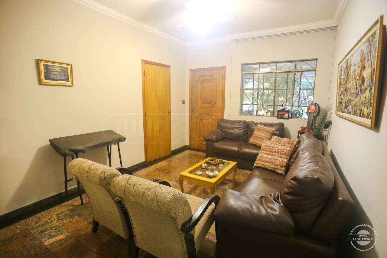 Casa à venda, 3 quartos, sendo 1 suíte, 2 vagas, no bairro Cidade Alta em Piracicaba - SP