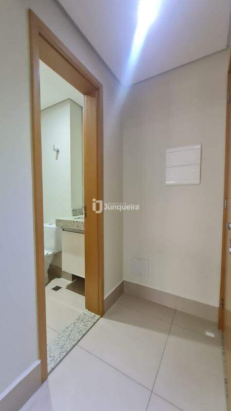 Apartamento para alugar no Montes Claros, 2 quartos, sendo 2 suítes, 2 vagas, no bairro Centro em Piracicaba - SP