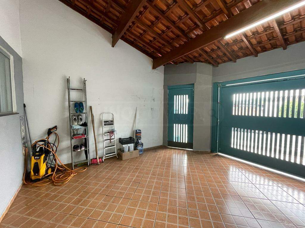 Casa à venda, 3 quartos, sendo 1 suíte, 2 vagas, no bairro Irmãos Camolesi em Piracicaba - SP