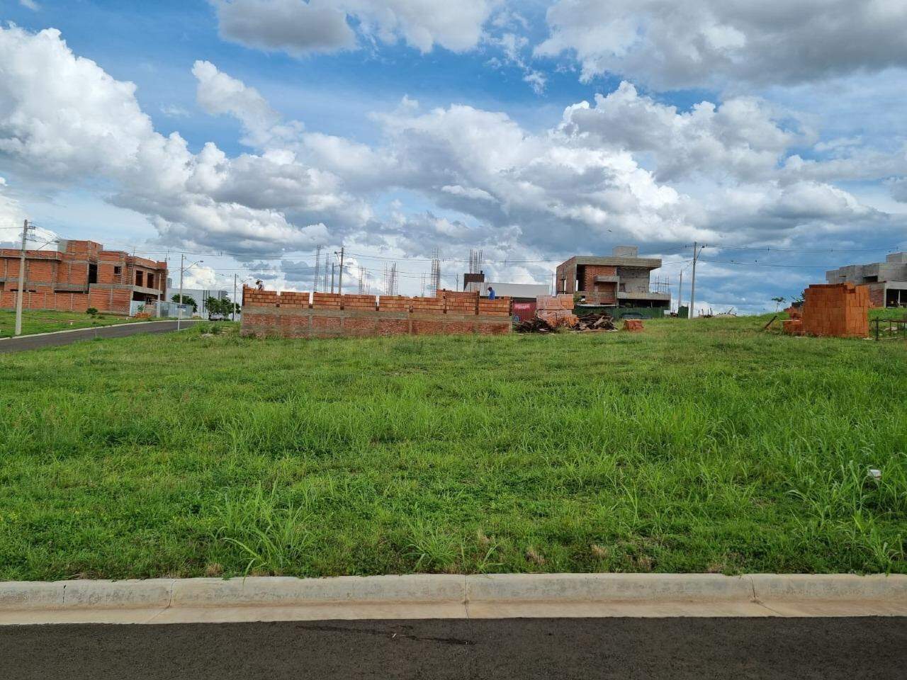 Terreno em Condomínio à venda no Damha II , no bairro Parque Residencial Damha II em Piracicaba - SP