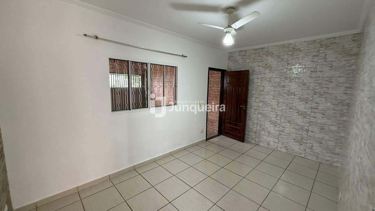 Casa para alugar, 2 quartos, sendo 1 suíte, 2 vagas, no bairro Loteamento Vem Viver Piracicaba I em Piracicaba - SP