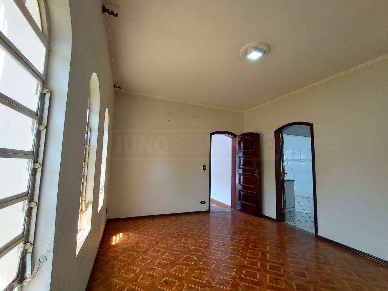 Casa para alugar, 3 quartos, sendo 1 suíte, 2 vagas, no bairro Piracicamirim em Piracicaba - SP