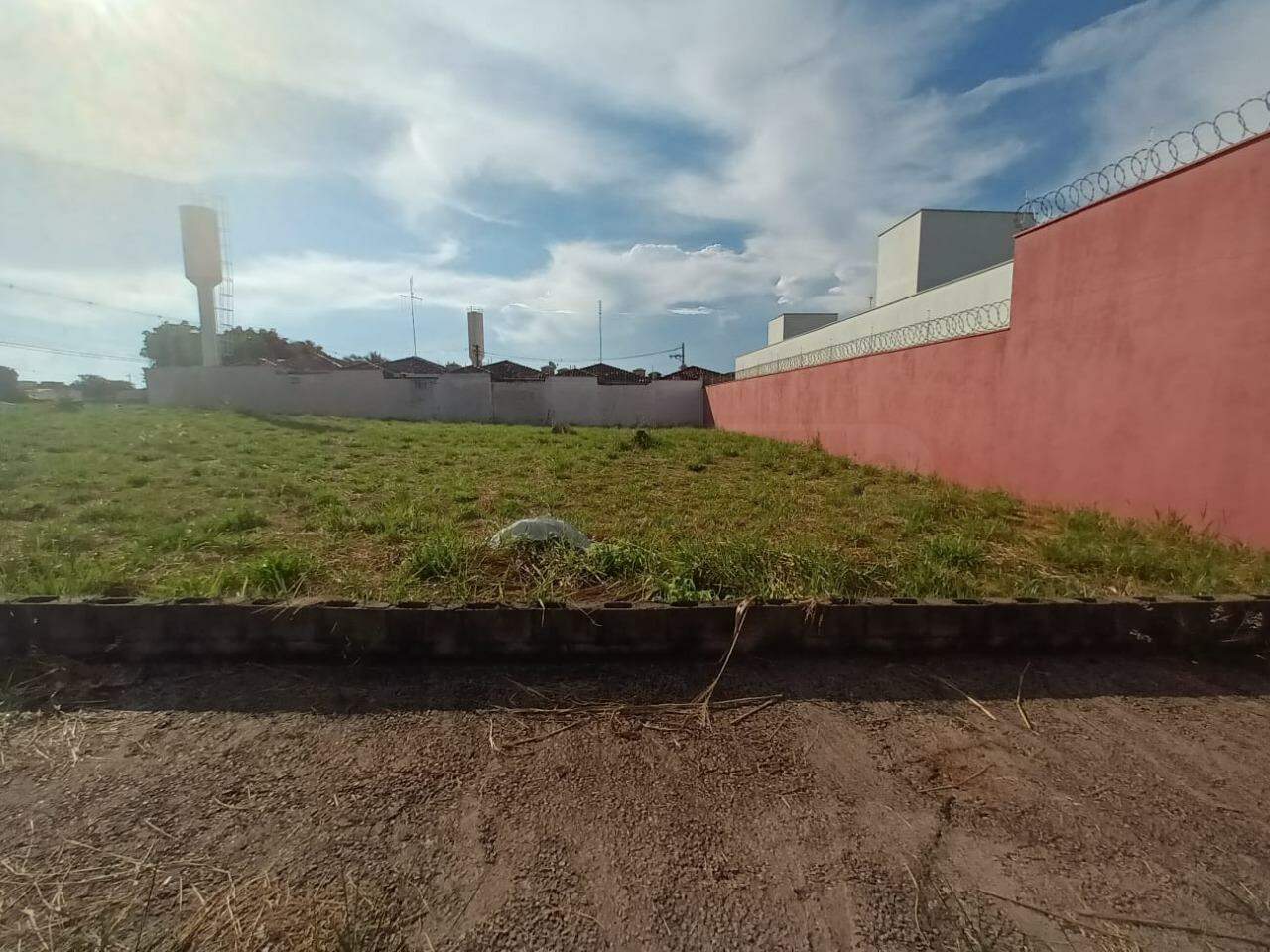 Terreno à venda, no bairro Residencial Nova Água Branca II em Piracicaba - SP
