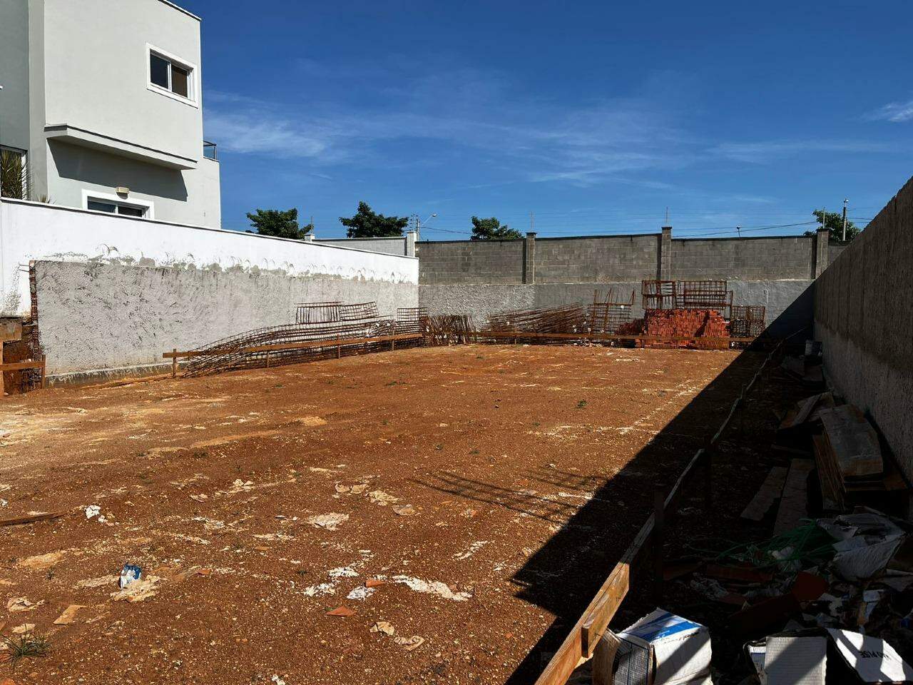 Terreno em Condomínio à venda no Villa D'Aquila, no bairro Villa D'áquila em Piracicaba - SP