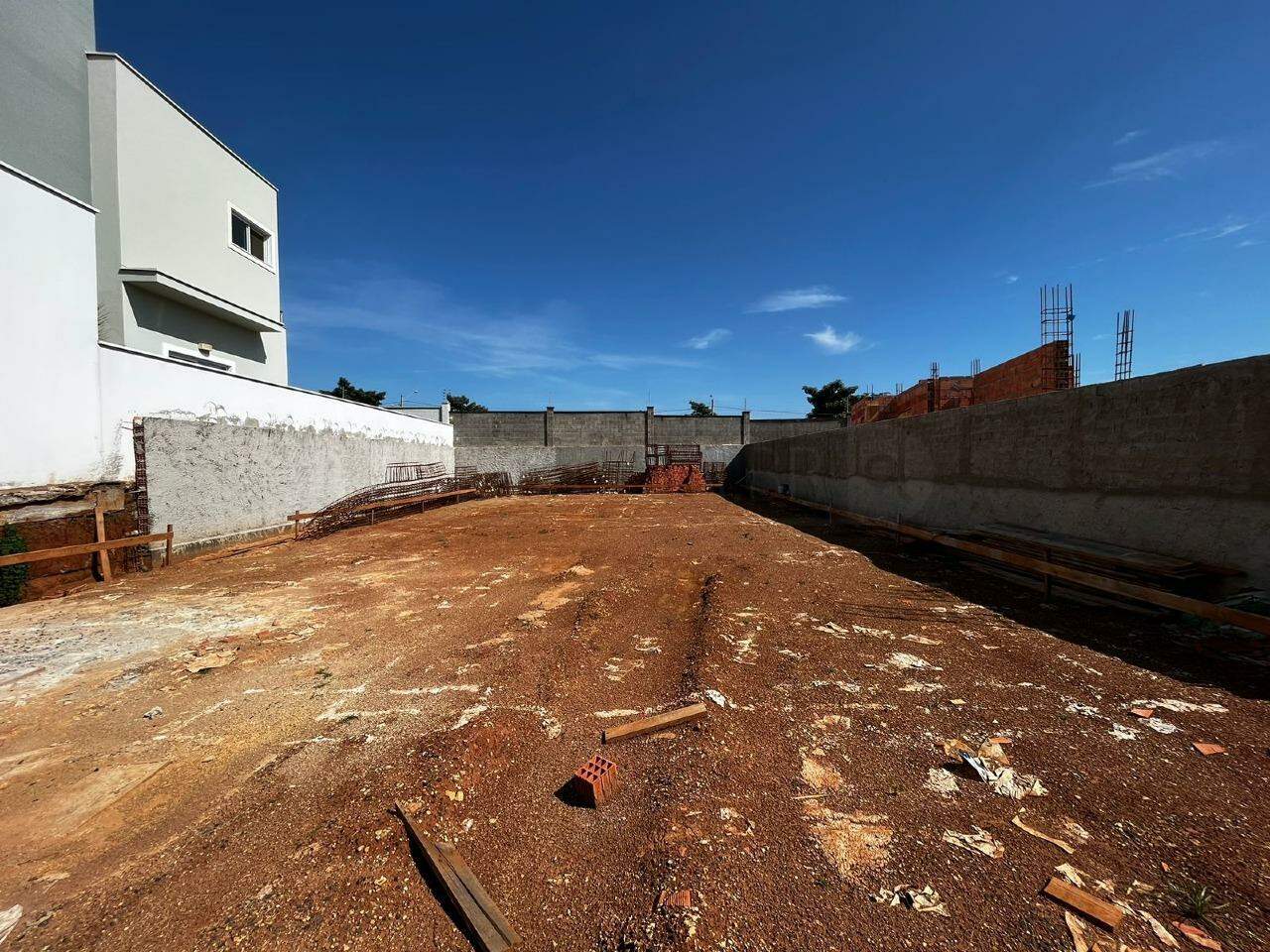 Terreno em Condomínio à venda no Villa D'Aquila, no bairro Villa D'áquila em Piracicaba - SP