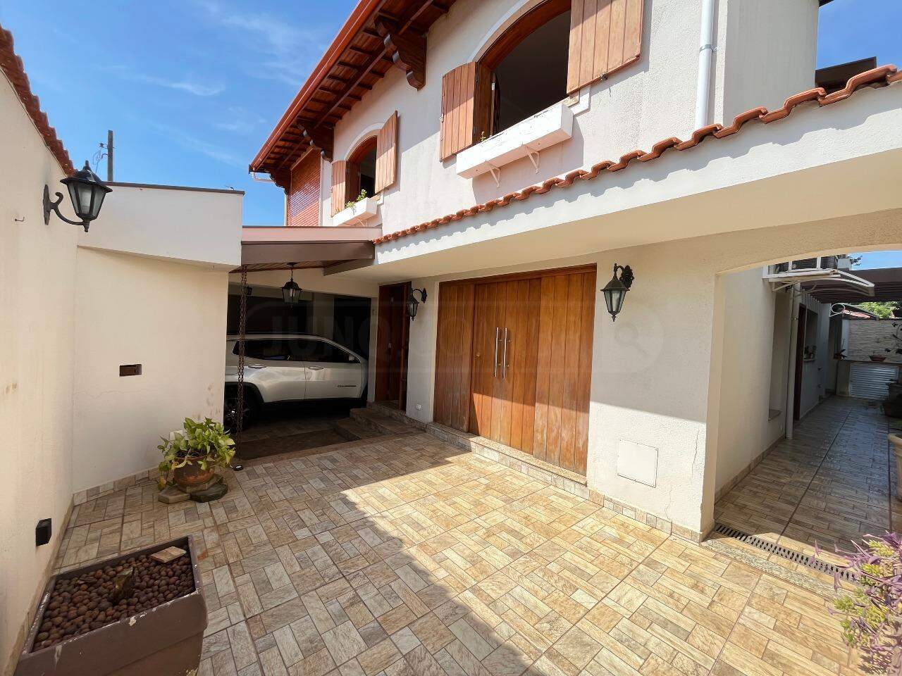 Casa à venda, 4 quartos, sendo 3 suítes, 3 vagas, no bairro Nova Piracicaba em Piracicaba - SP