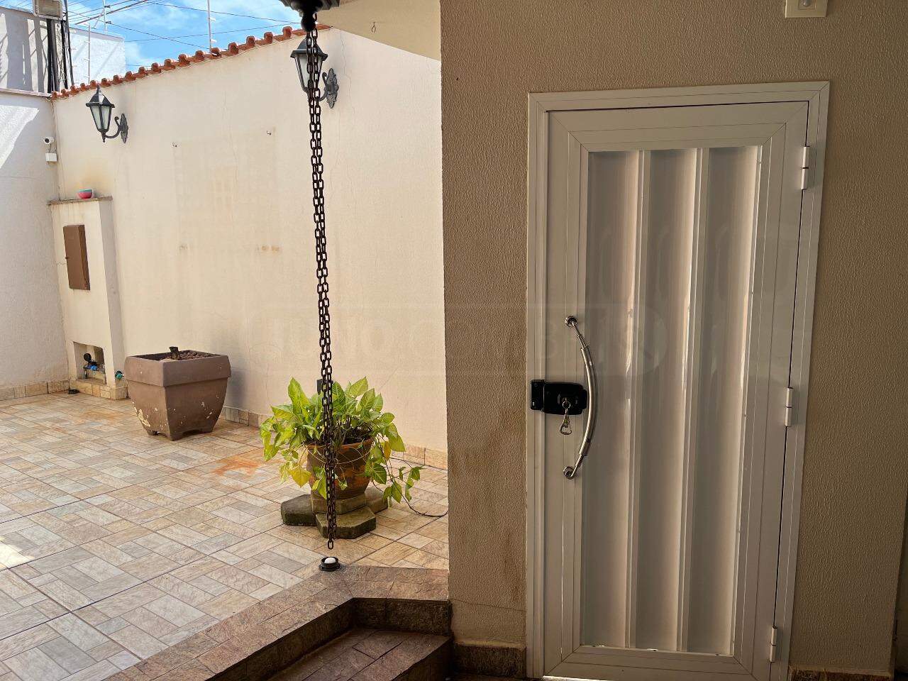 Casa à venda, 4 quartos, sendo 3 suítes, 3 vagas, no bairro Nova Piracicaba em Piracicaba - SP