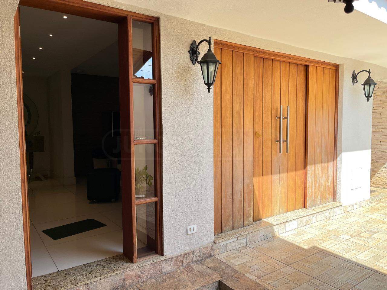 Casa à venda, 4 quartos, sendo 3 suítes, 3 vagas, no bairro Nova Piracicaba em Piracicaba - SP