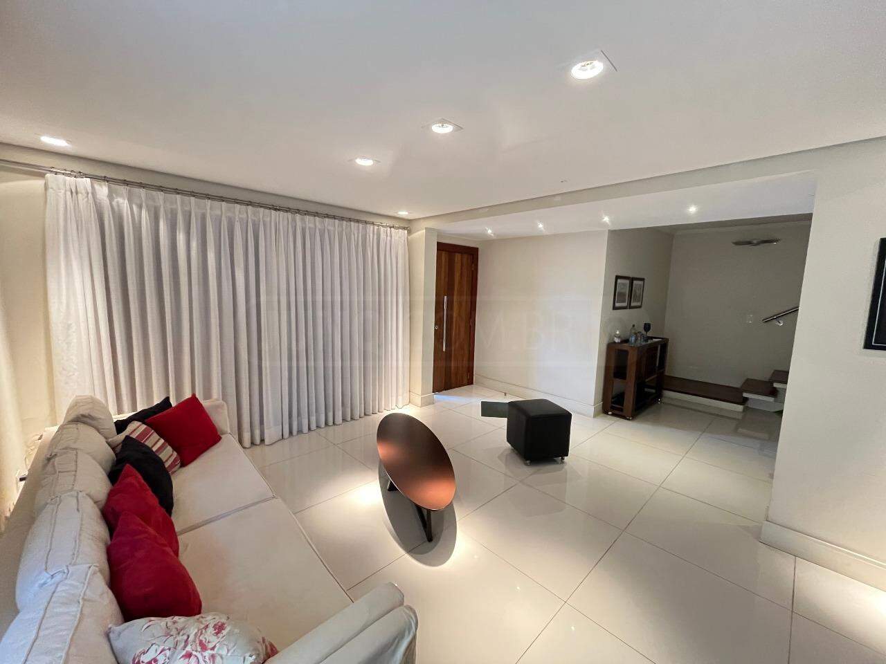 Casa à venda, 4 quartos, sendo 3 suítes, 3 vagas, no bairro Nova Piracicaba em Piracicaba - SP