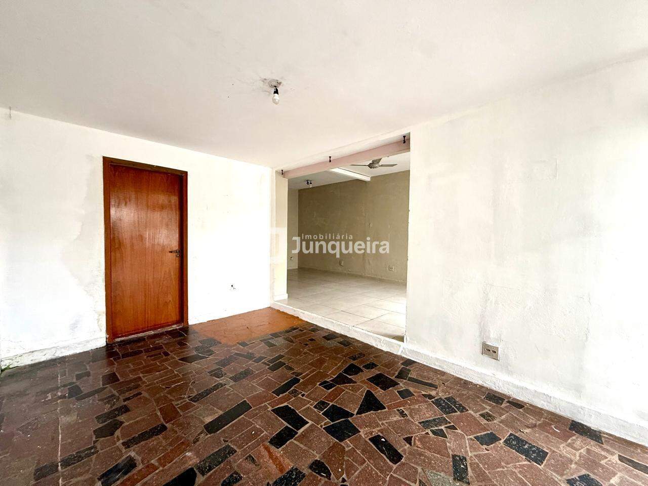 Casa Comercial à venda, 3 quartos, sendo 1 suíte, 1 vaga, no bairro Centro em Piracicaba - SP
