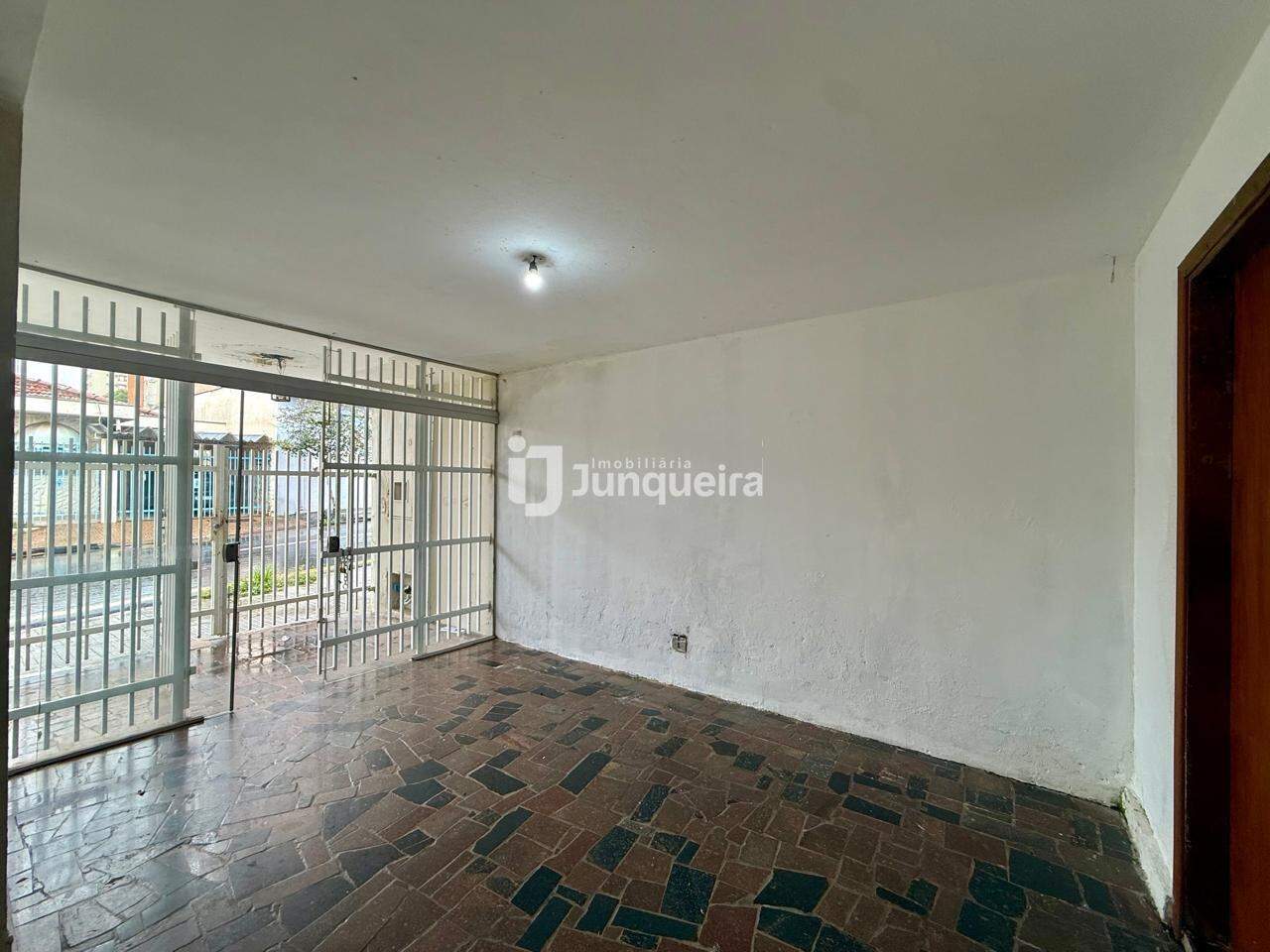 Casa Comercial à venda, 3 quartos, sendo 1 suíte, 1 vaga, no bairro Centro em Piracicaba - SP