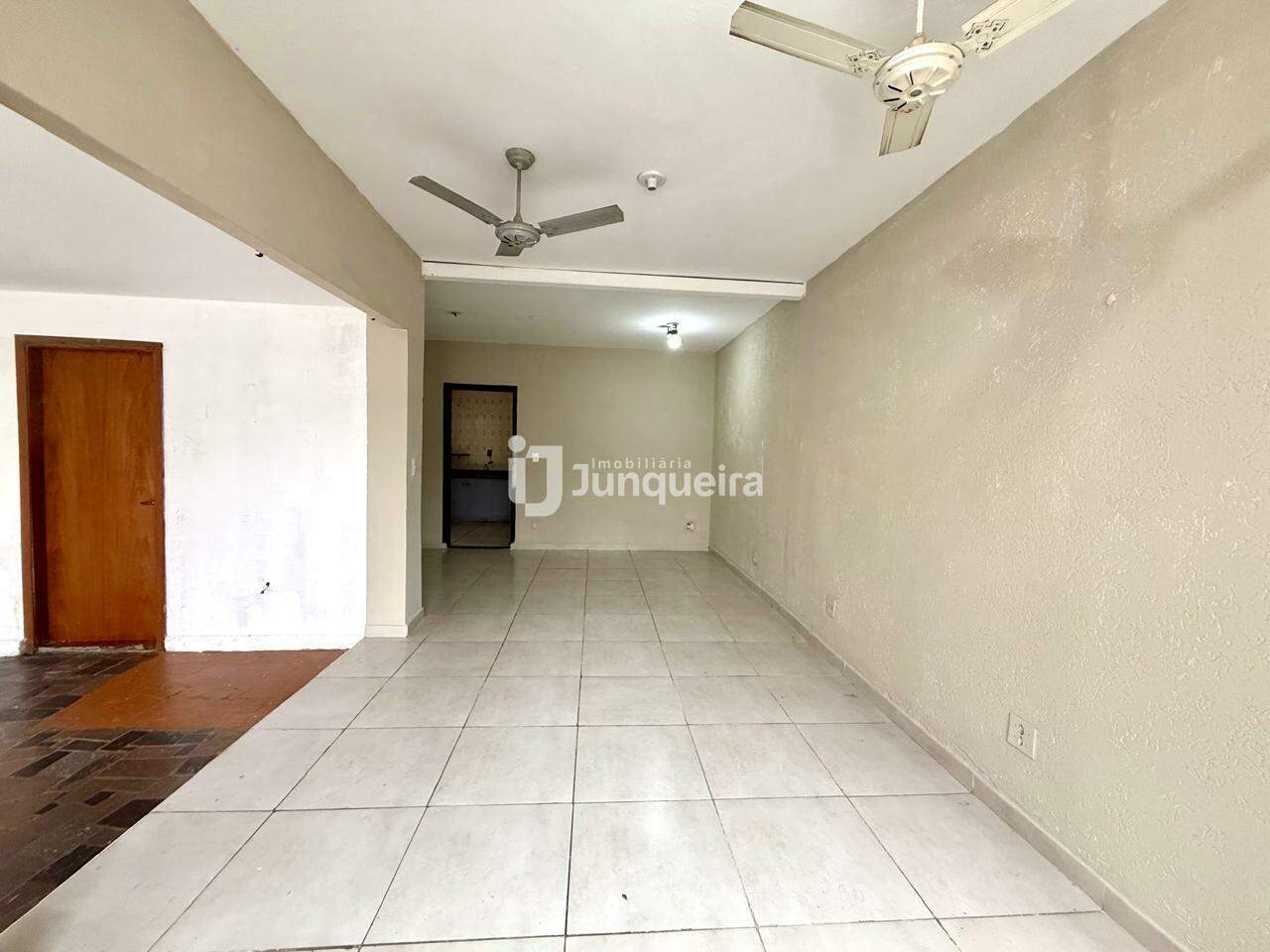 Casa Comercial à venda, 3 quartos, sendo 1 suíte, 1 vaga, no bairro Centro em Piracicaba - SP