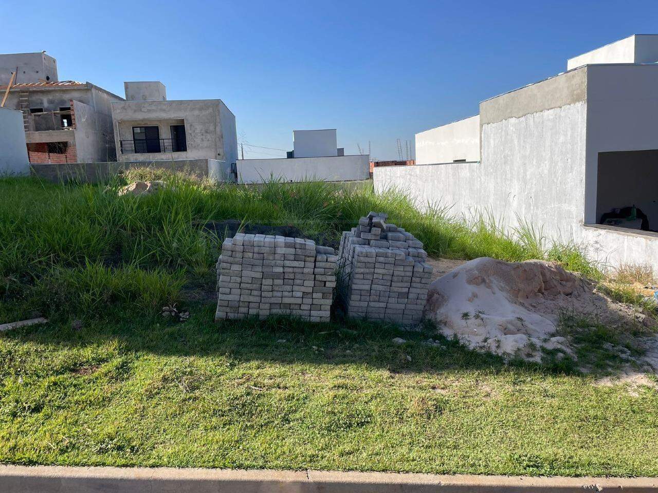 Terreno em Condomínio à venda no Soleil , no bairro Ondinhas em Piracicaba - SP