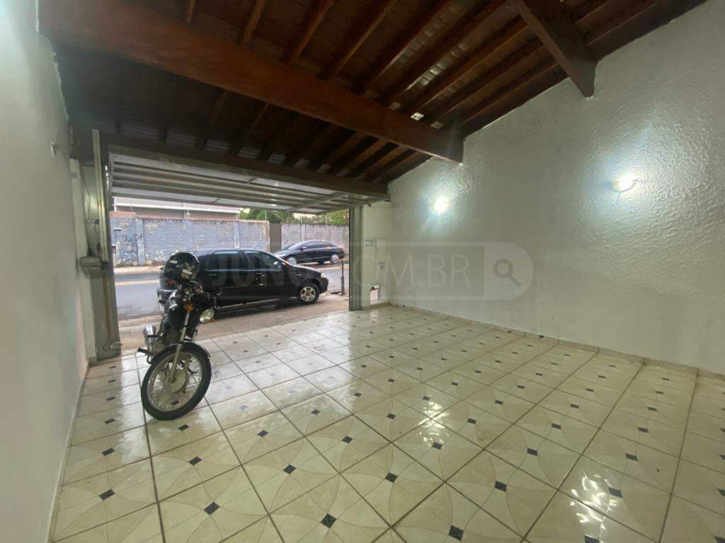 Casa para alugar, 2 quartos, sendo 1 suíte, 2 vagas, no bairro Água Branca em Piracicaba - SP