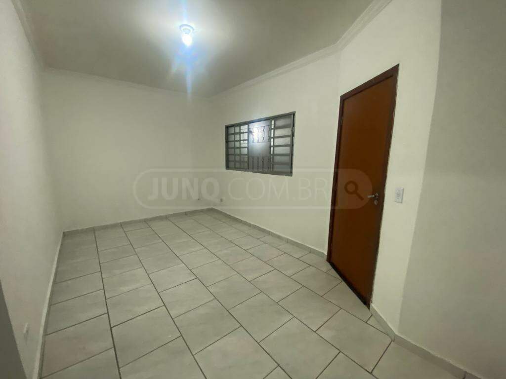 Casa para alugar, 2 quartos, sendo 1 suíte, 2 vagas, no bairro Água Branca em Piracicaba - SP