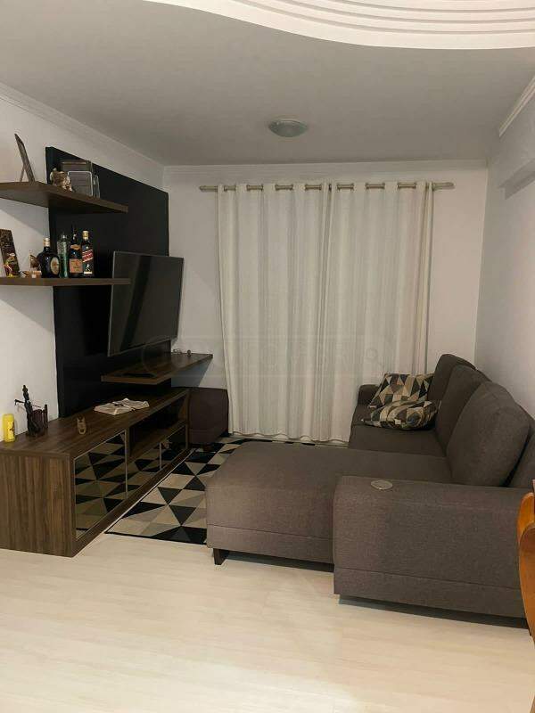 Apartamento à venda no Residencial Jardins, 3 quartos, sendo 1 suíte, 2 vagas, no bairro Dois Córregos em Piracicaba - SP