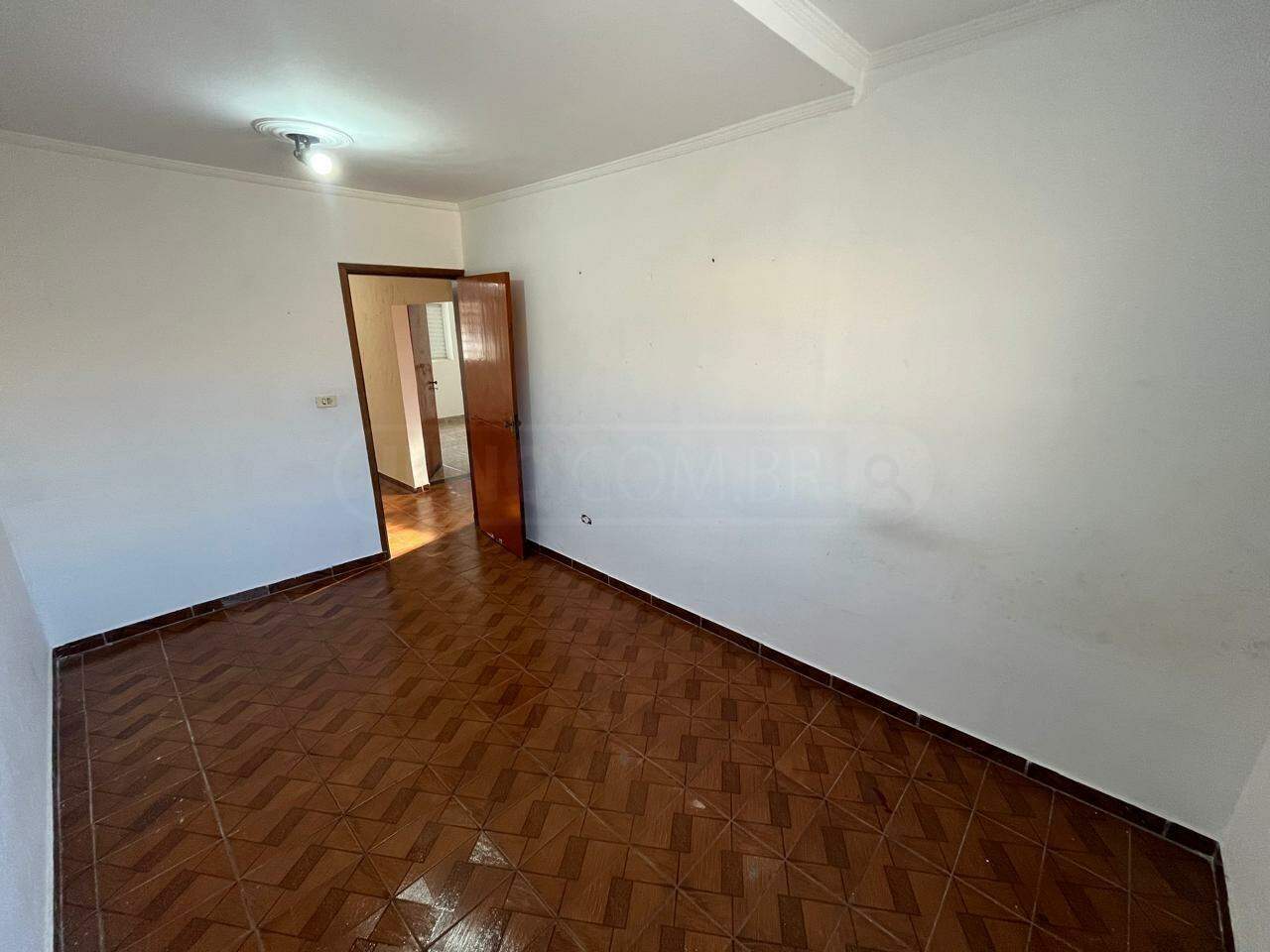 Casa para alugar, 3 quartos, 2 vagas, no bairro Santa Terezinha em Piracicaba - SP