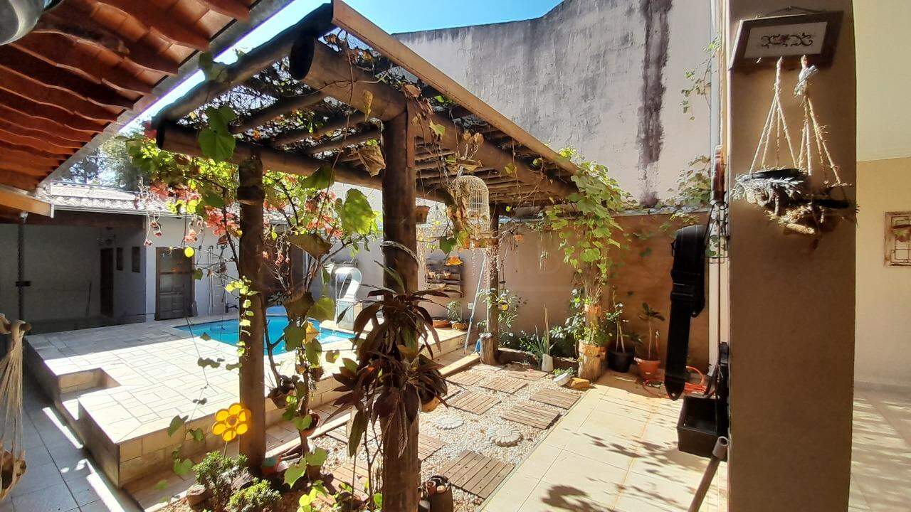 Casa à venda, 4 quartos, sendo 1 suíte, 3 vagas, no bairro Jardim Santa Silvia em Piracicaba - SP