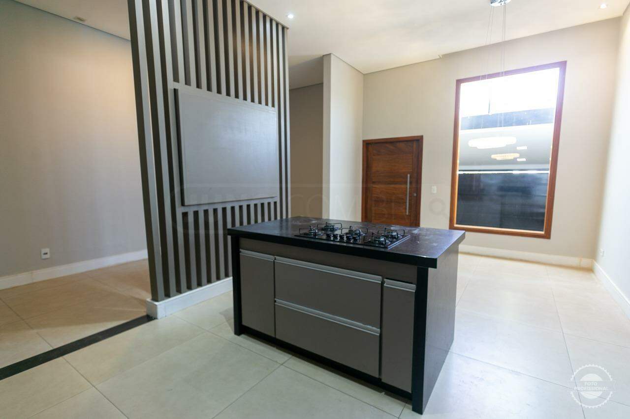 Casa para alugar, 3 quartos, sendo 1 suíte, 2 vagas, no bairro Água Branca em Piracicaba - SP