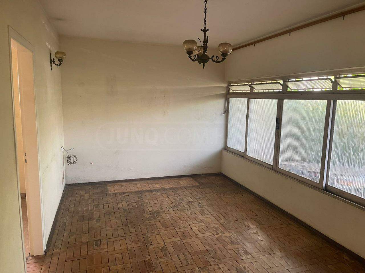 Casa à venda, 3 quartos, sendo 1 suíte, 2 vagas, no bairro Vila Independência em Piracicaba - SP