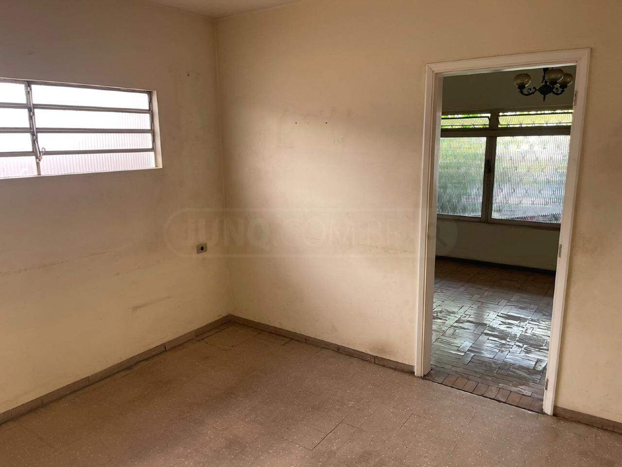 Casa à venda, 3 quartos, sendo 1 suíte, 2 vagas, no bairro Vila Independência em Piracicaba - SP