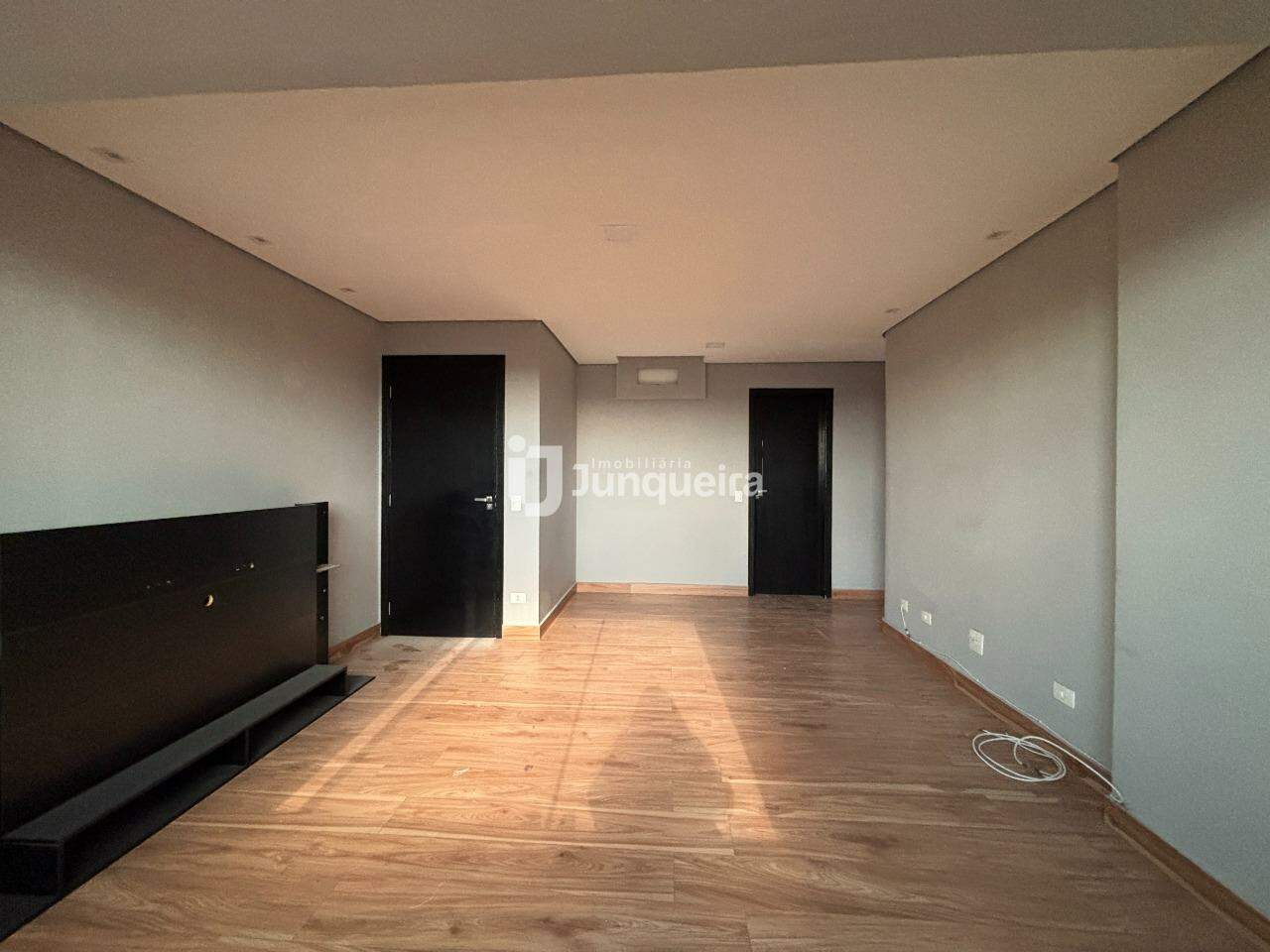 Apartamento à venda no Vermont, 3 quartos, sendo 1 suíte, 1 vaga, no bairro Cidade Alta em Piracicaba - SP