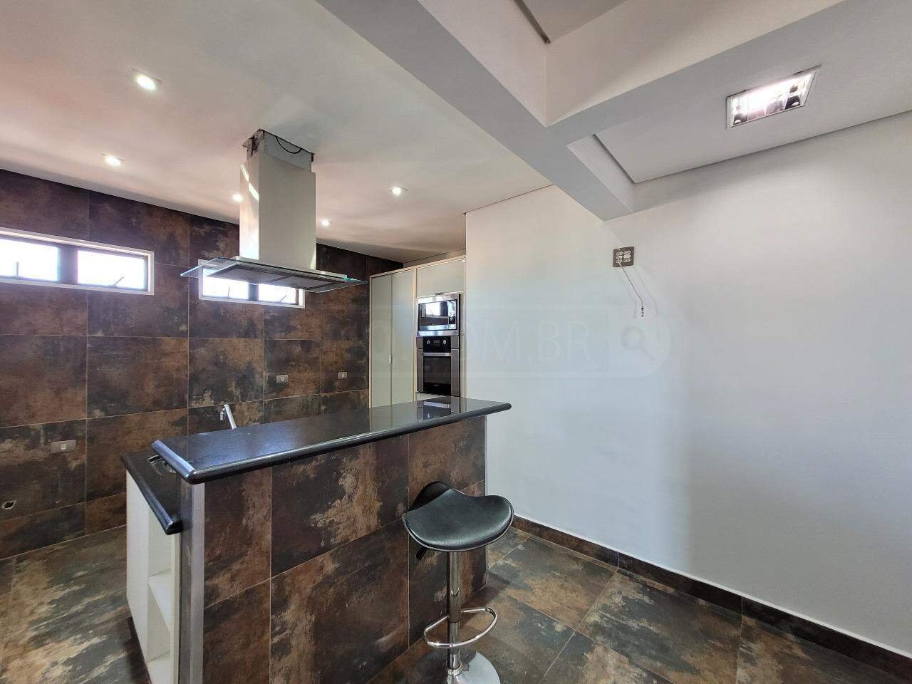 Apartamento à venda no Moraes Barros, 2 quartos, sendo 2 suítes, 2 vagas, no bairro Alto em Piracicaba - SP