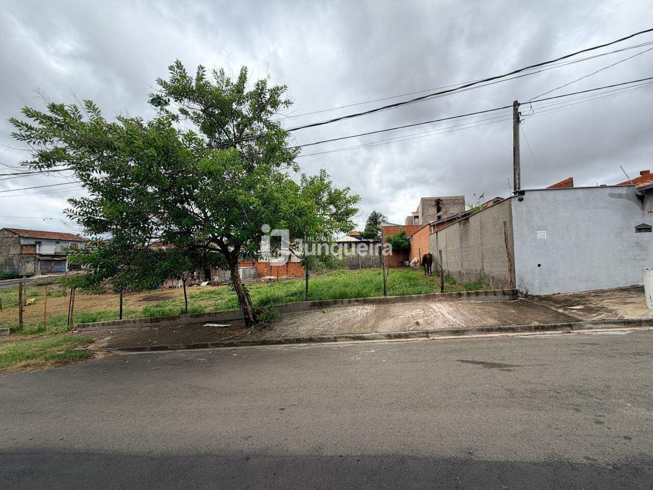 Terreno à venda, no bairro Jardim Helena em Piracicaba - SP