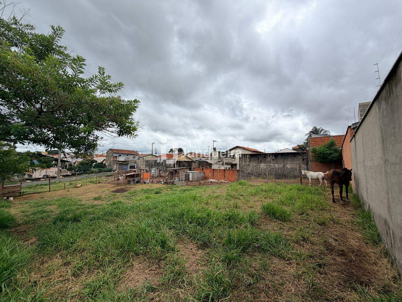 Terreno à venda, no bairro Jardim Helena em Piracicaba - SP
