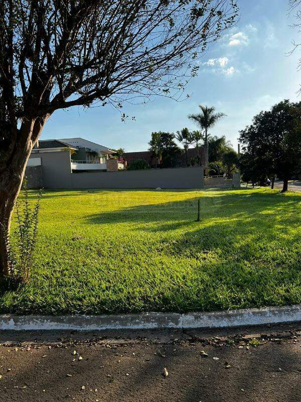 Terreno em Condomínio à venda no Residencial Village, no bairro Loteamento Santa Maria em Rio das Pedras - SP