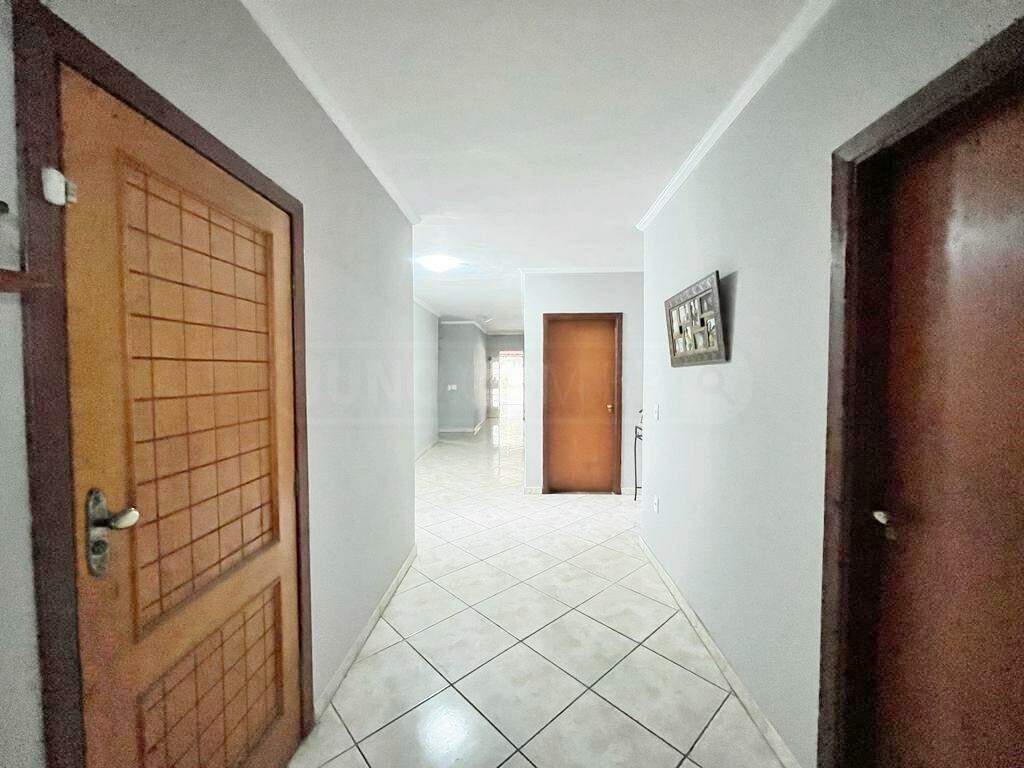 Casa à venda, 4 quartos, sendo 3 suítes, 3 vagas, no bairro Santa Terezinha em Piracicaba - SP