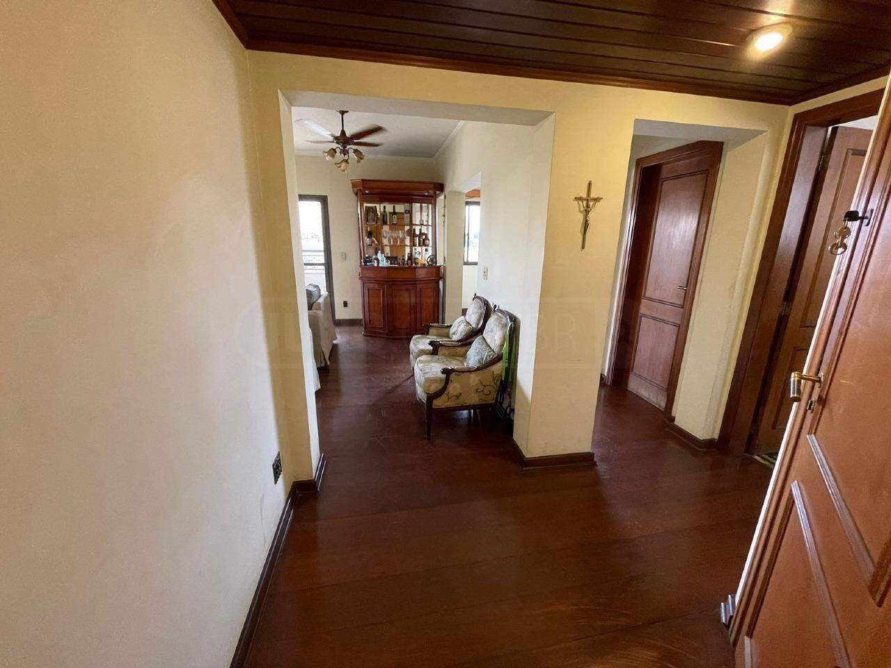 Apartamento à venda no Saint Claire, 3 quartos, sendo 1 suíte, 2 vagas, no bairro Edifício Saint Claire em Piracicaba - SP