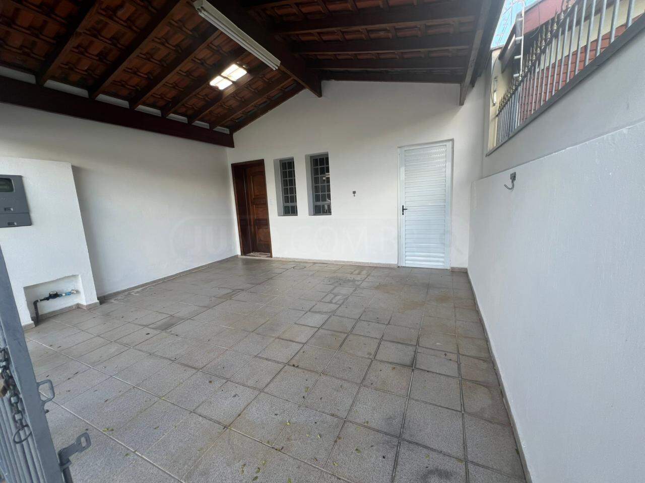 Casa para alugar, 3 quartos, sendo 1 suíte, 2 vagas, no bairro Nova Piracicaba em Piracicaba - SP