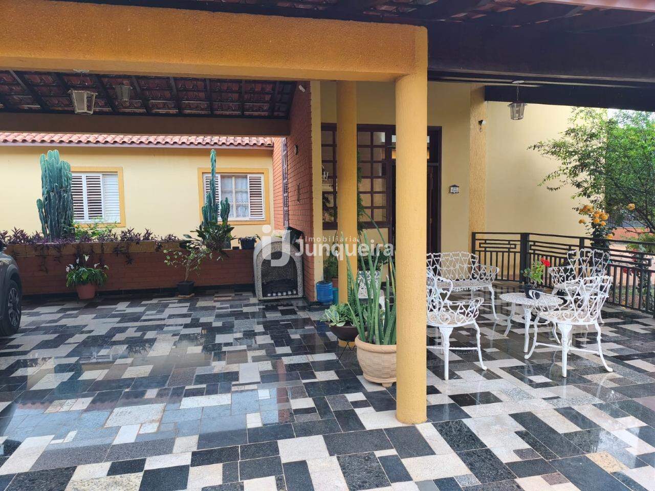 Casa à venda, 3 quartos, sendo 1 suíte, 3 vagas, no bairro Jardim São Cristóvão I em Rio das Pedras - SP