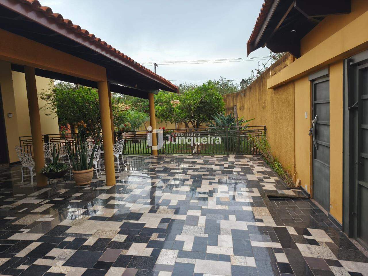 Casa à venda, 3 quartos, sendo 1 suíte, 3 vagas, no bairro Jardim São Cristóvão I em Rio das Pedras - SP