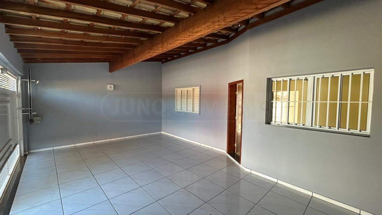 Casa para alugar, 2 quartos, sendo 1 suíte, 4 vagas, no bairro Conjunto Residencial Mário Dedini em Piracicaba - SP