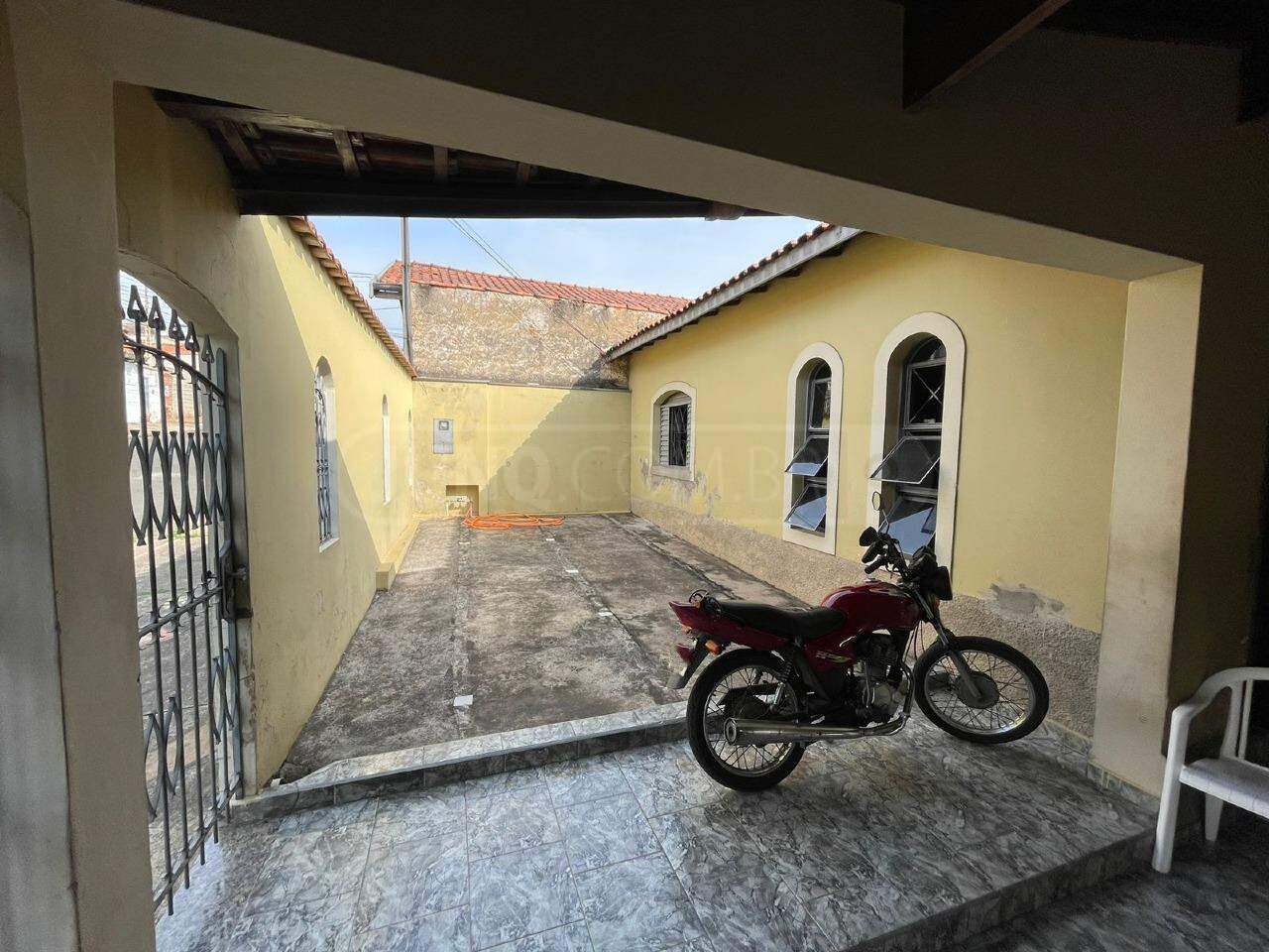 Casa à venda, 3 quartos, sendo 1 suíte, 2 vagas, no bairro Jaraguá em Piracicaba - SP