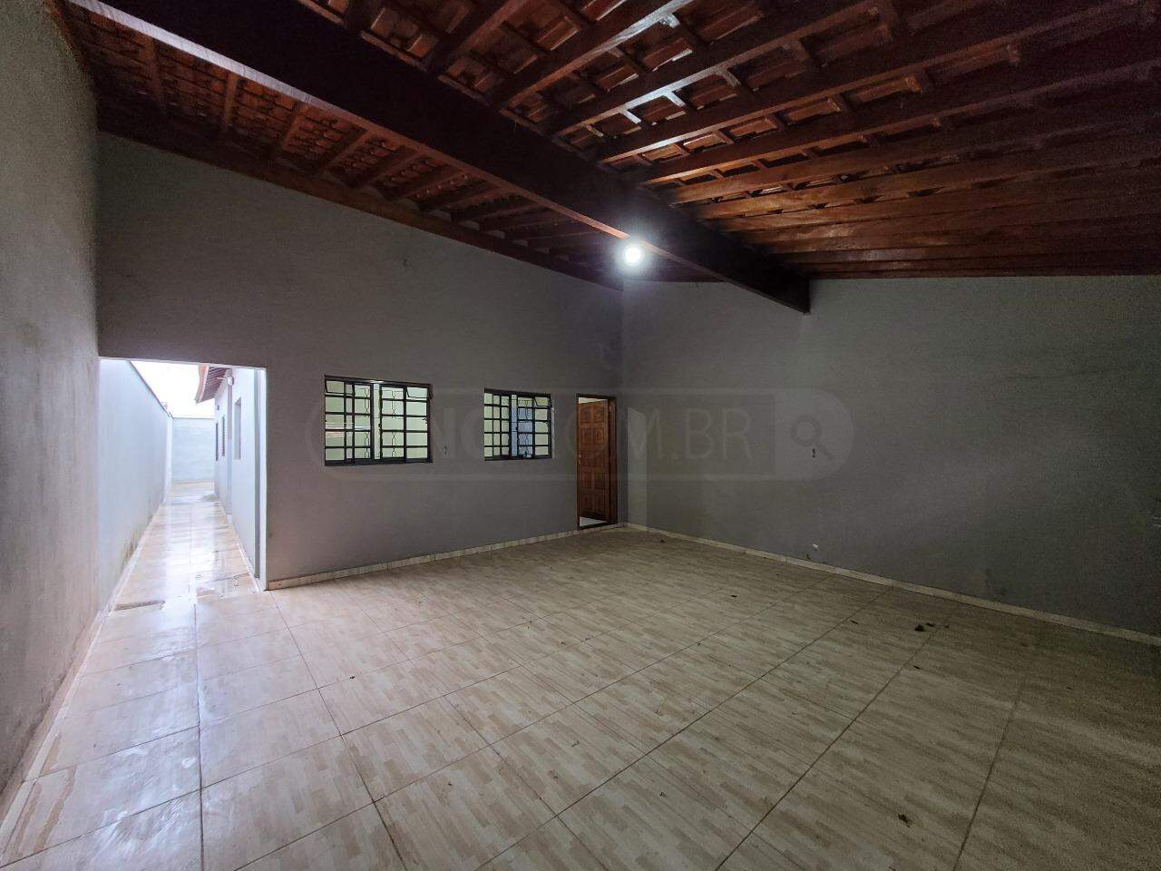 Casa para alugar, 2 quartos, sendo 1 suíte, 2 vagas, no bairro Residencial Santo Antônio em Piracicaba - SP