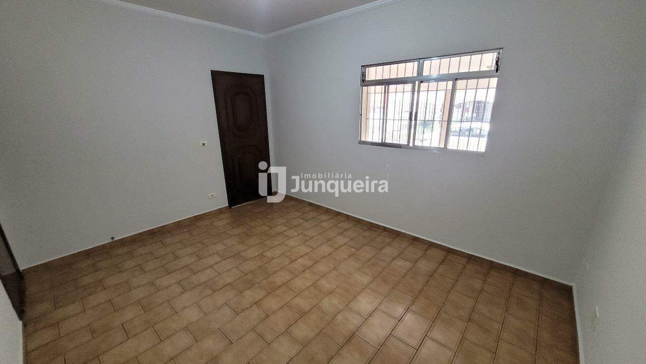Casa para alugar, 2 quartos, 2 vagas, no bairro Santa Rosa em Piracicaba - SP