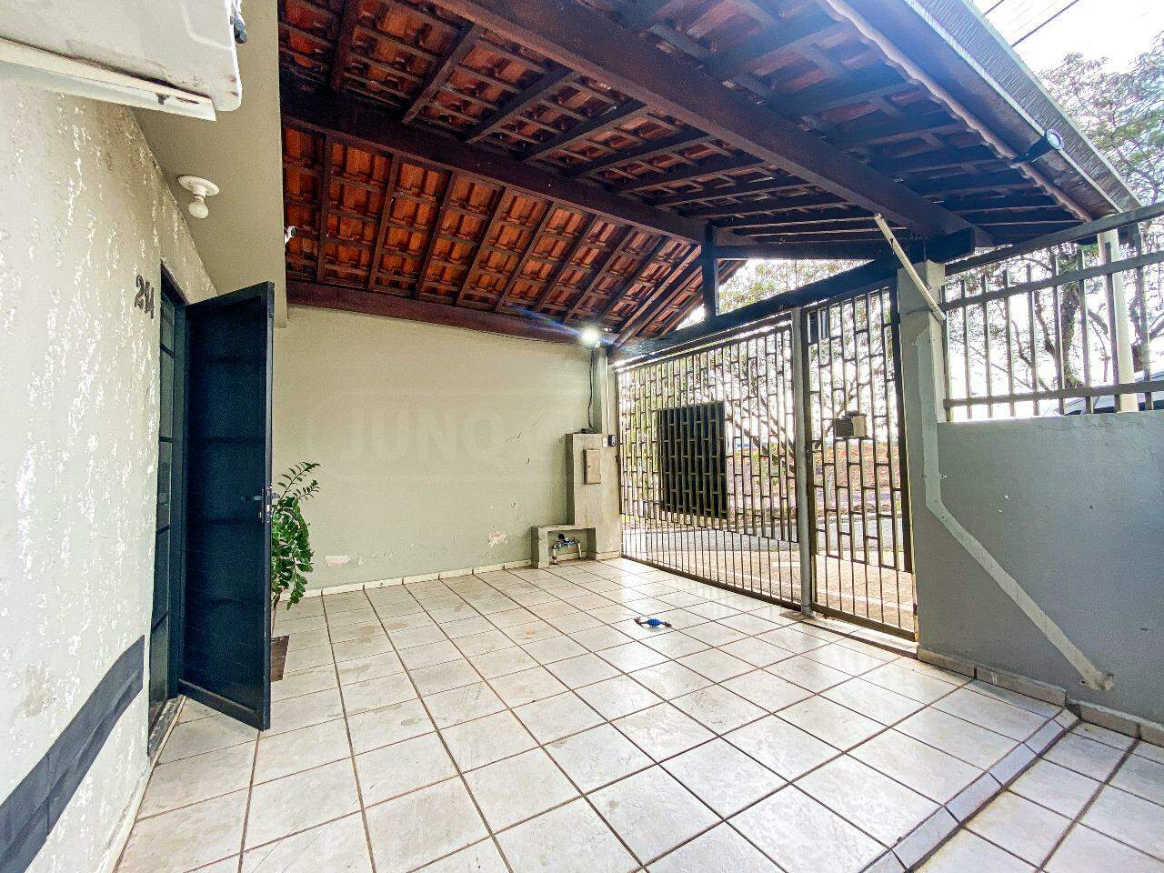 Casa à venda, 3 quartos, sendo 1 suíte, 2 vagas, no bairro Jardim Parque Jupiá em Piracicaba - SP