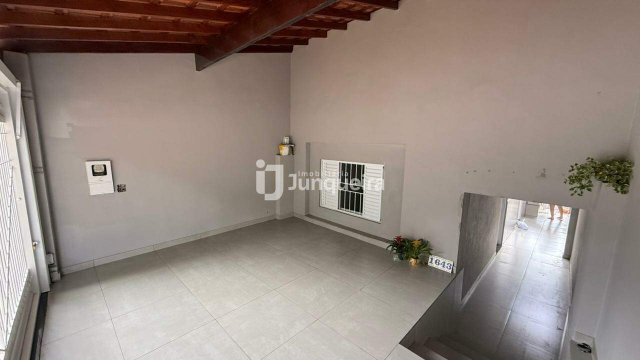 Casa para alugar, 2 quartos, 1 vaga, no bairro Vila Rezende em Piracicaba - SP