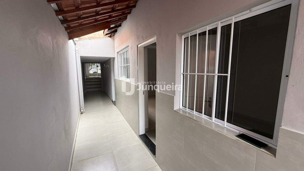 Casa para alugar, 2 quartos, 1 vaga, no bairro Vila Rezende em Piracicaba - SP
