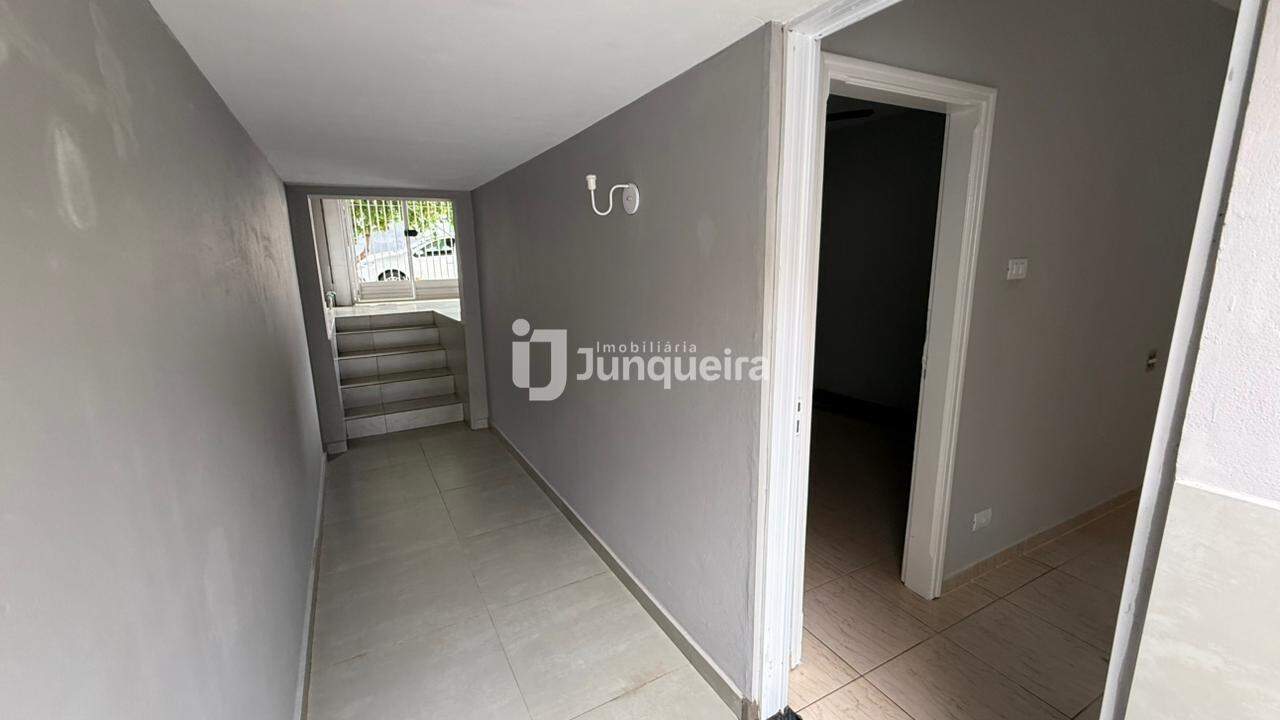 Casa para alugar, 2 quartos, 1 vaga, no bairro Vila Rezende em Piracicaba - SP