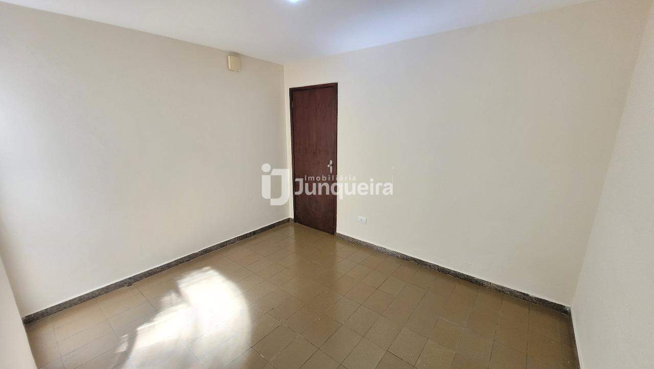 Casa para alugar, 3 quartos, sendo 1 suíte, 2 vagas, no bairro Nova América em Piracicaba - SP